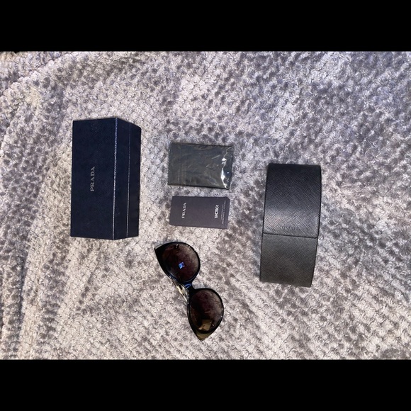 Prada sunglasses. Black with tortoise - Picture 1 of 6